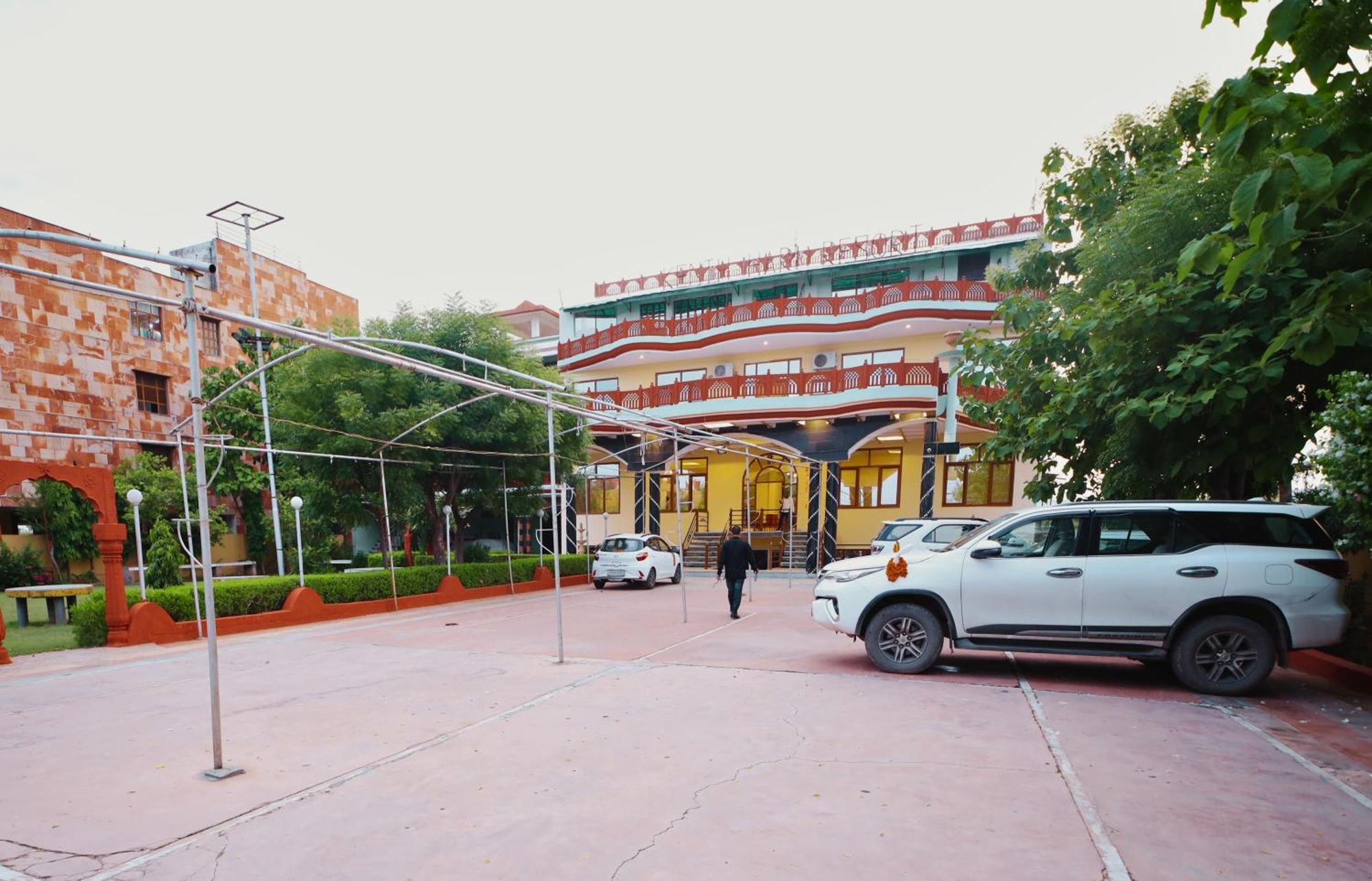Kenth Hari Resort Dhaulpur By Shrigo Hotels Экстерьер фото